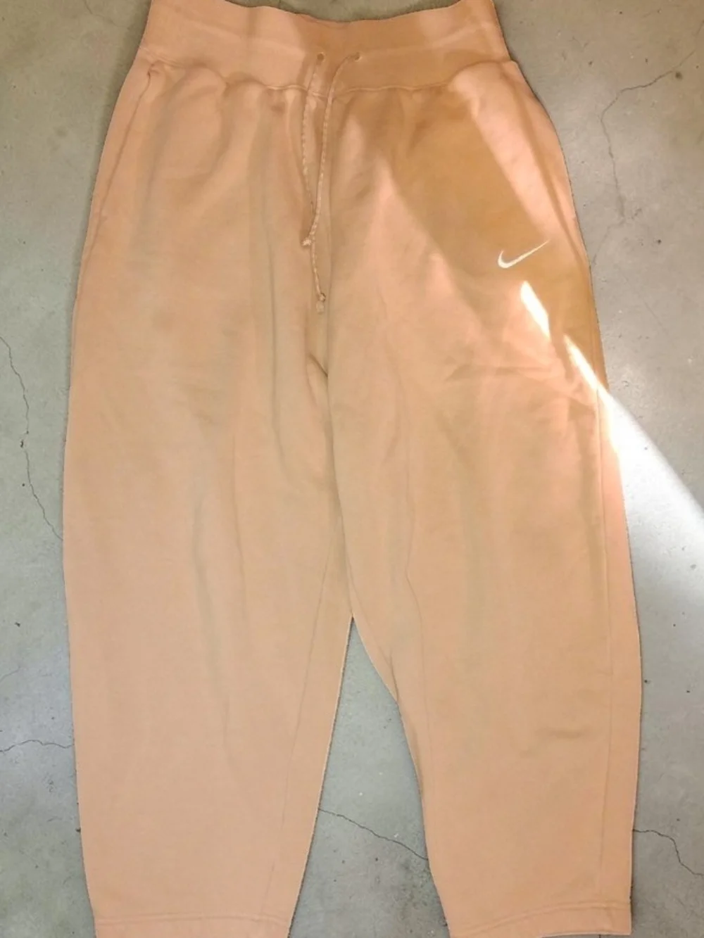Nike Women's Sportswear Phoenix Fleece High-Waisted  Sweatpants Joggers Medium